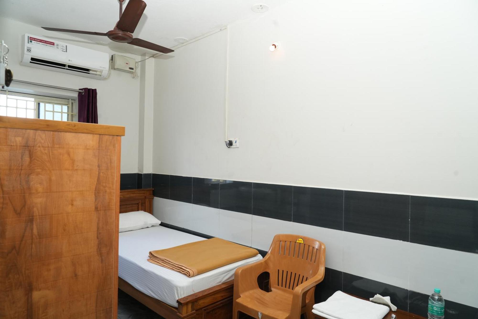 Hotel Rajali Residency à Kulithalai Extérieur photo