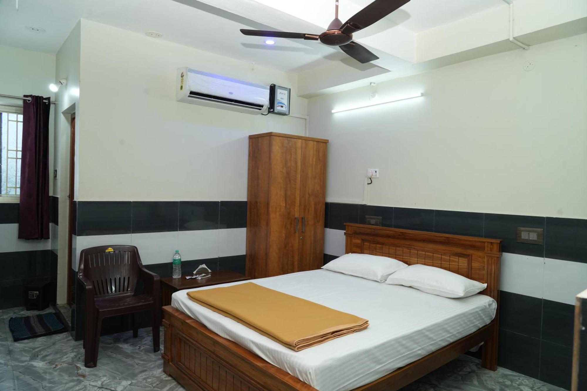 Hotel Rajali Residency à Kulithalai Extérieur photo