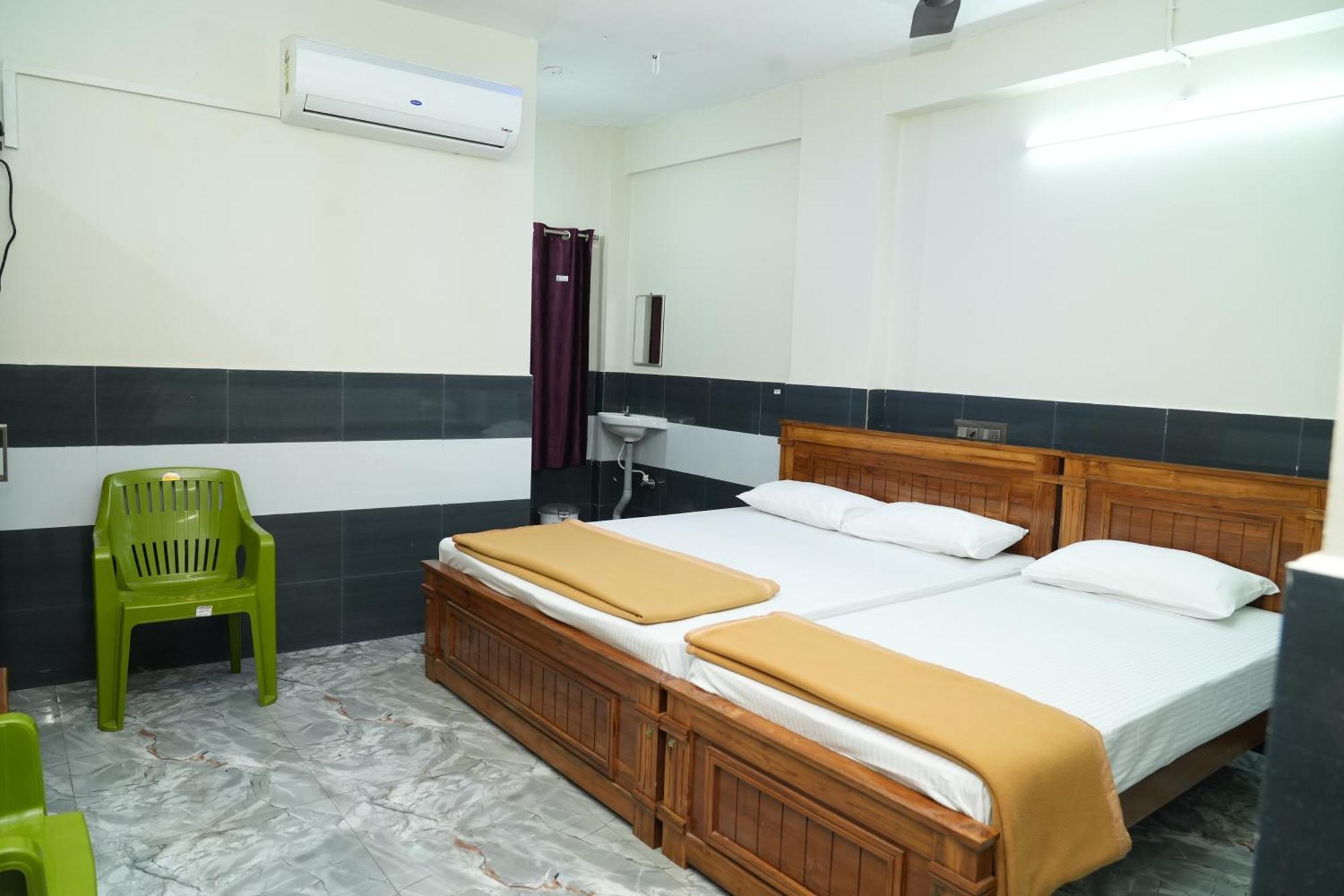 Hotel Rajali Residency à Kulithalai Extérieur photo