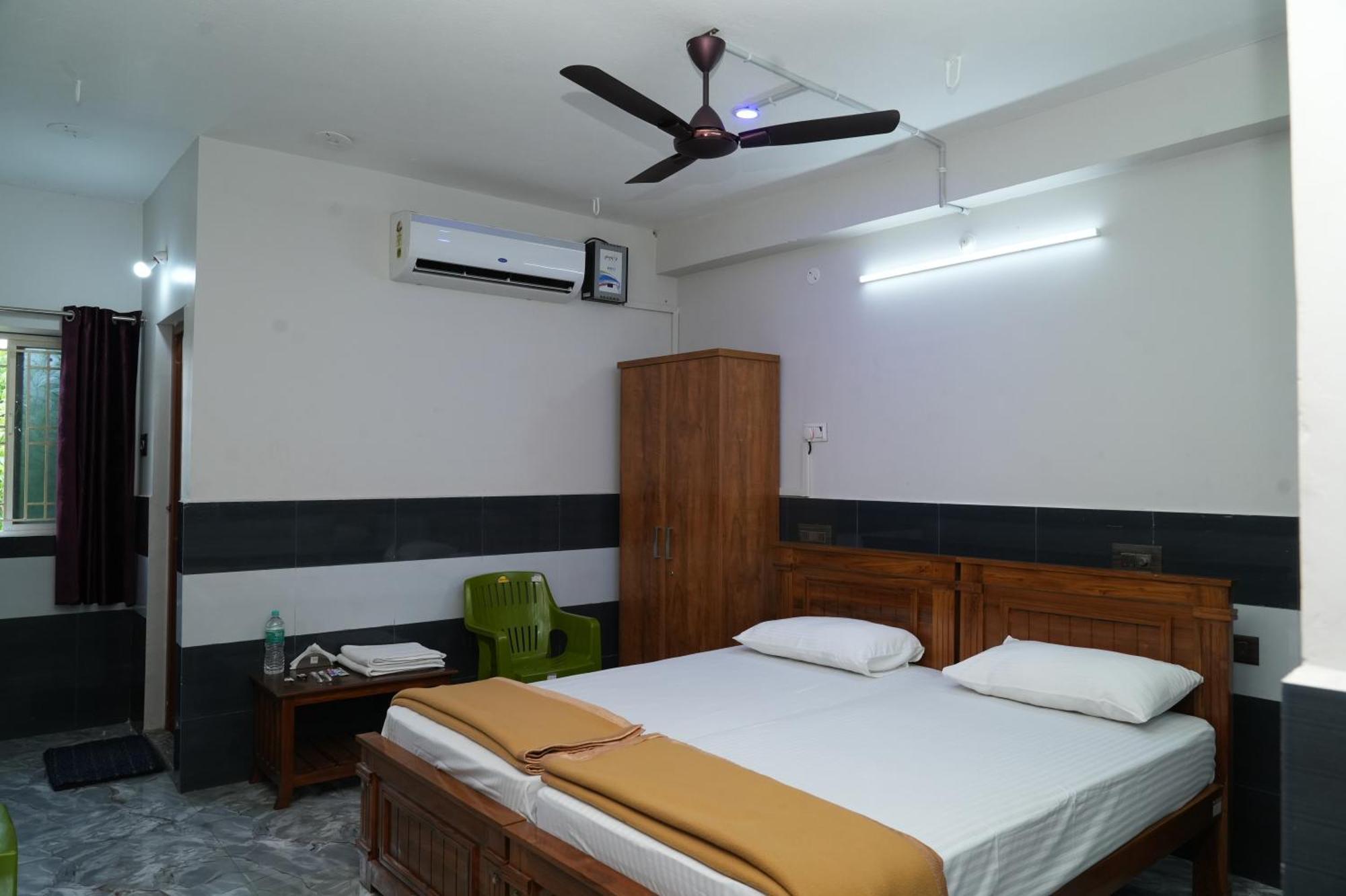 Hotel Rajali Residency à Kulithalai Extérieur photo