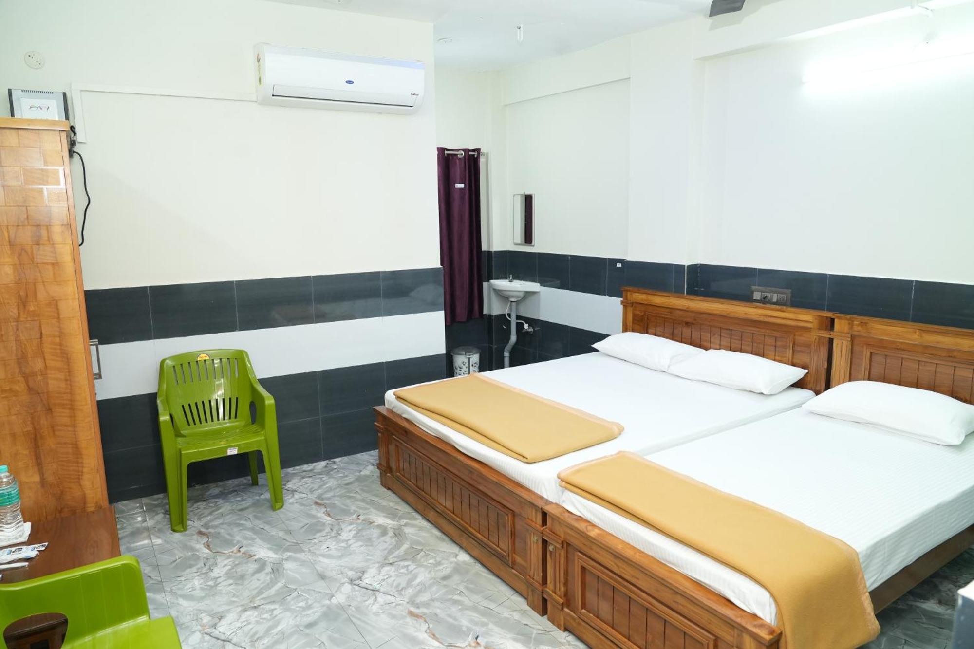 Hotel Rajali Residency à Kulithalai Extérieur photo